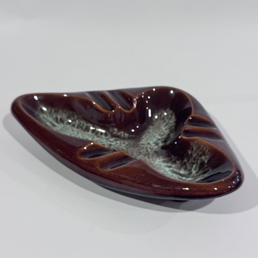 MCM Royal Haeger‎ 3420 Boomerang Triangular Ashtray Brown Blue Drip Glaze USA